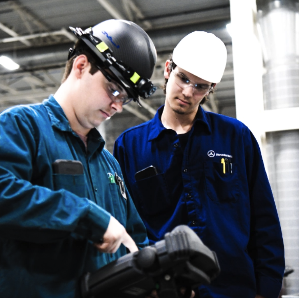 Mercedes Techs working